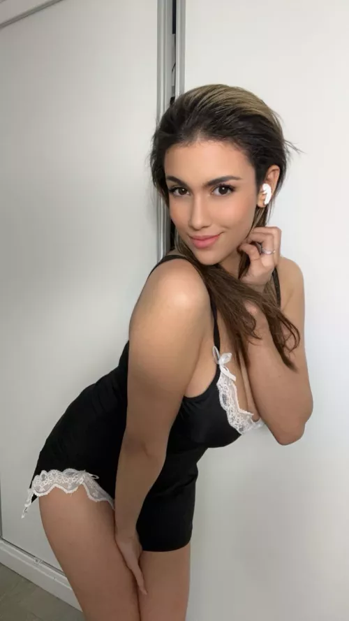 Felt gorgeous before going to bed... where would you start exploring first? by Spooky-Yellowjacket