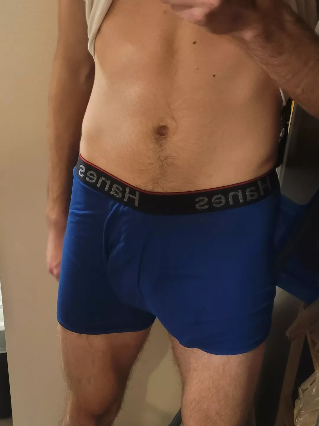 he sits to the right posted by nolandr0meda