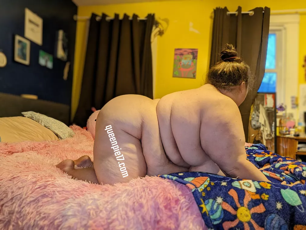 I know you love my rolls posted by QueenJigglyPie