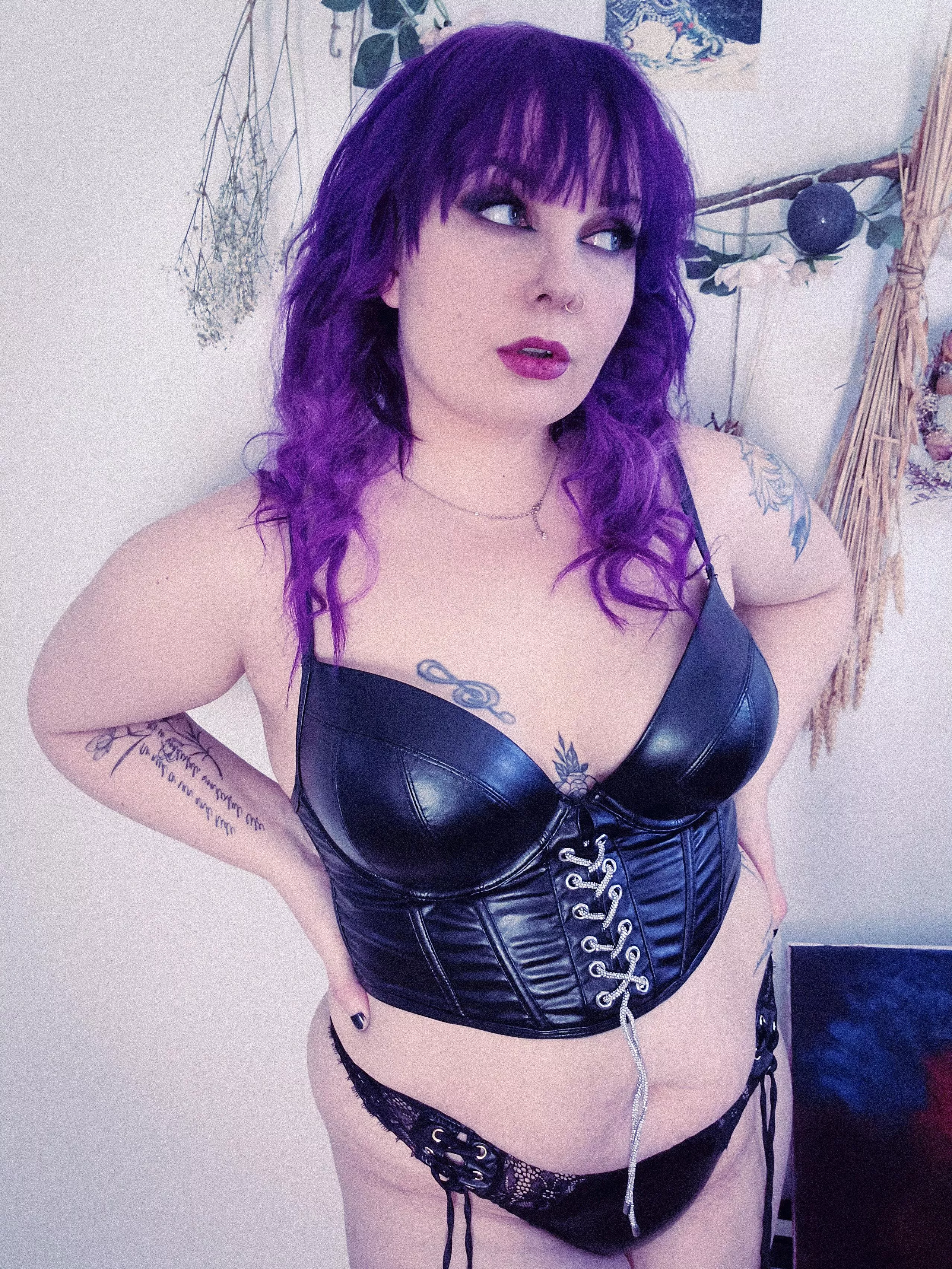 I like this purple hair posted by vienokaisla