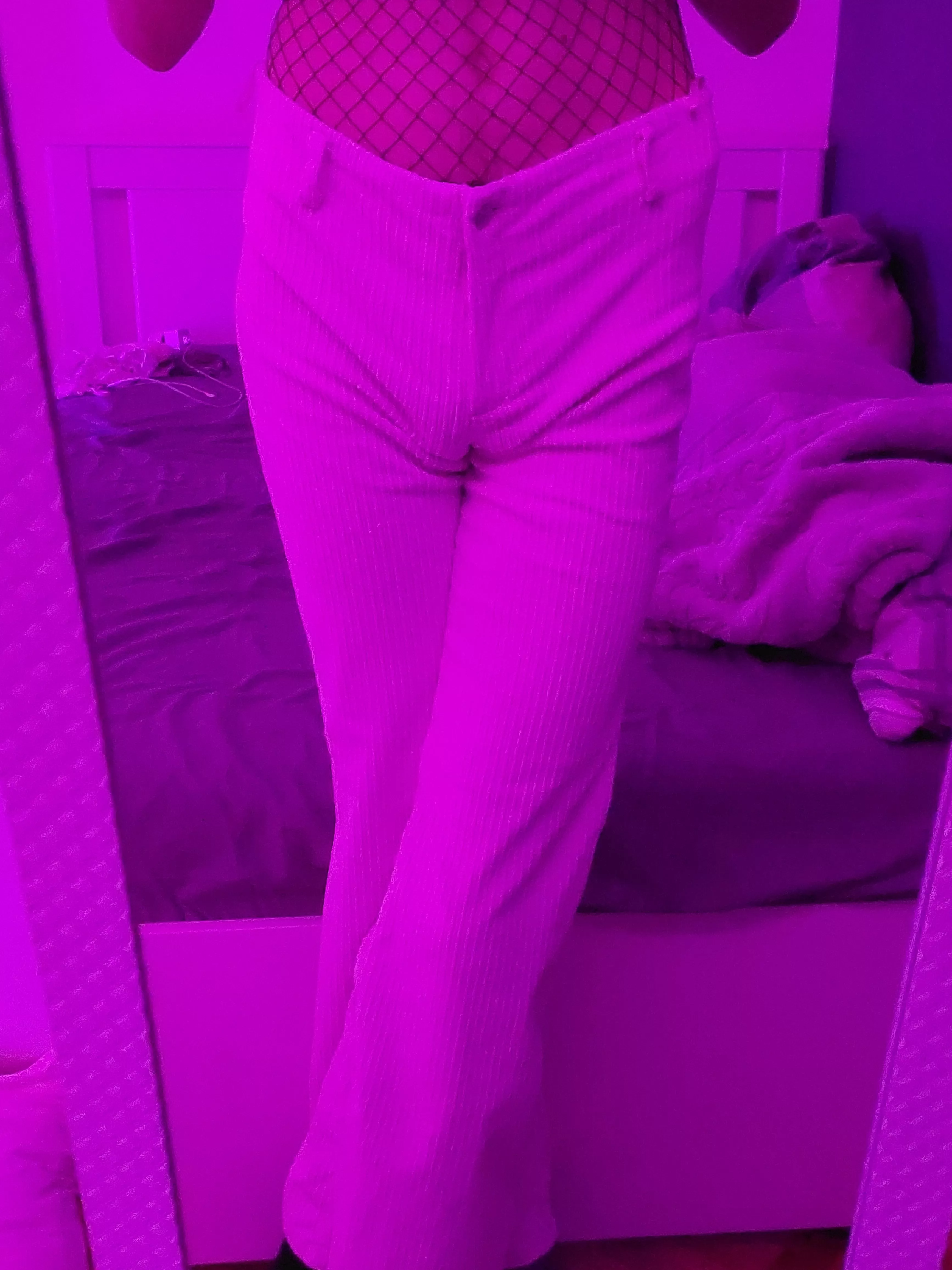 I love the look of these pants😍 posted by Vegetable-Golf-2606