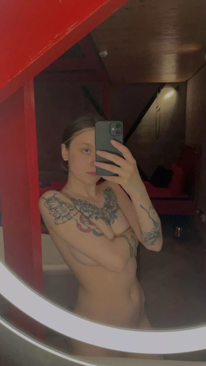 I want other hands there posted by GirlHotGoddess