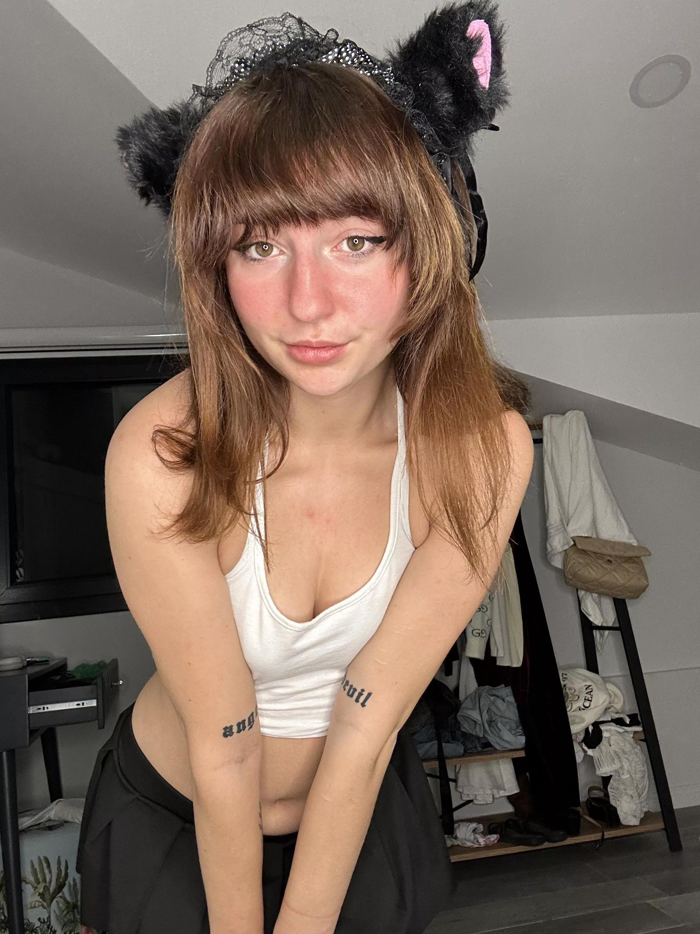 I wish i could be your cat :)) posted by Flex2589