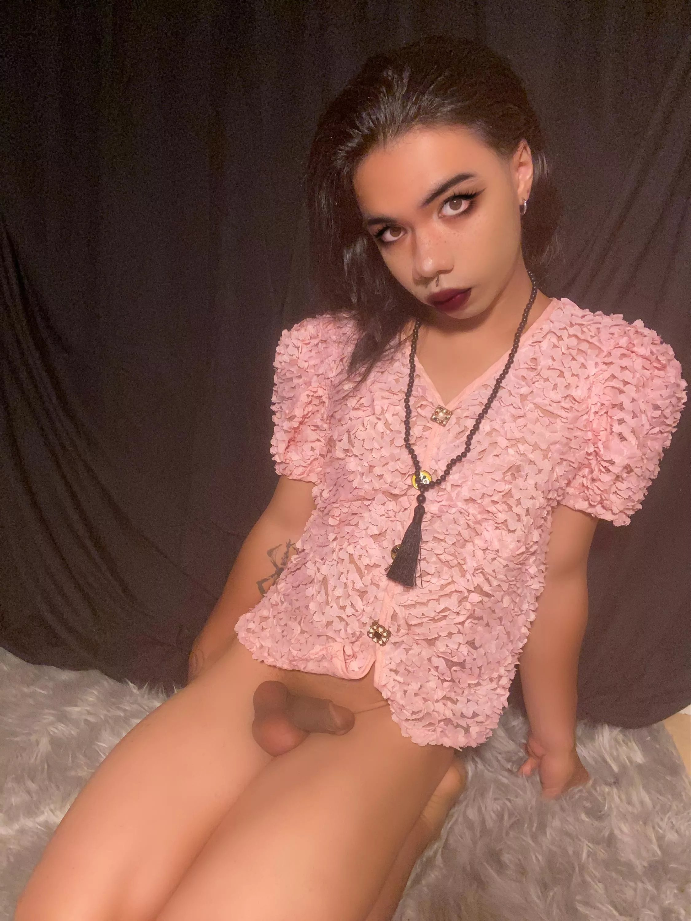 it's tiny⁉️ posted by venuvaleria