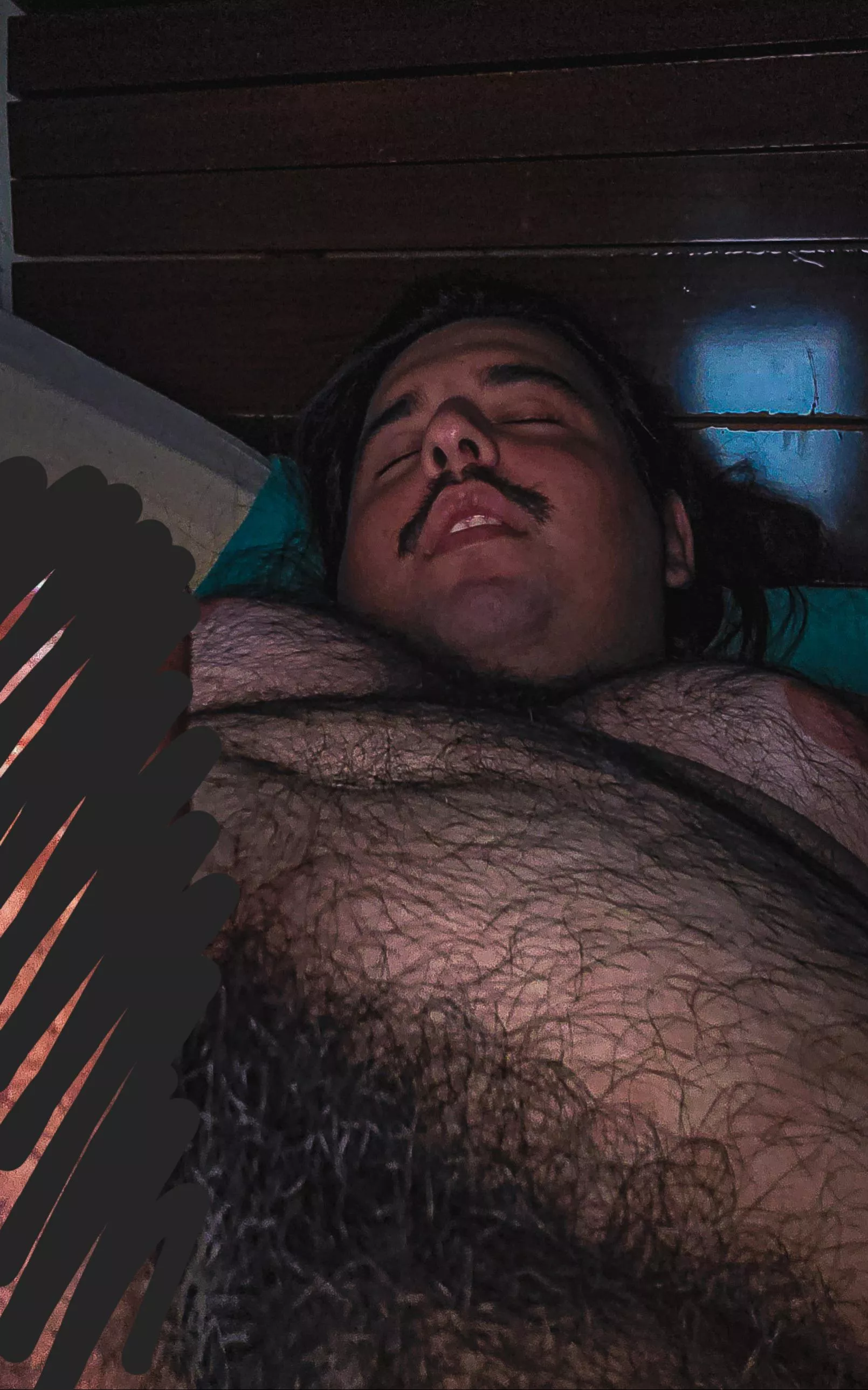 juat shaved off my beard🪒 posted by Dizzyoito