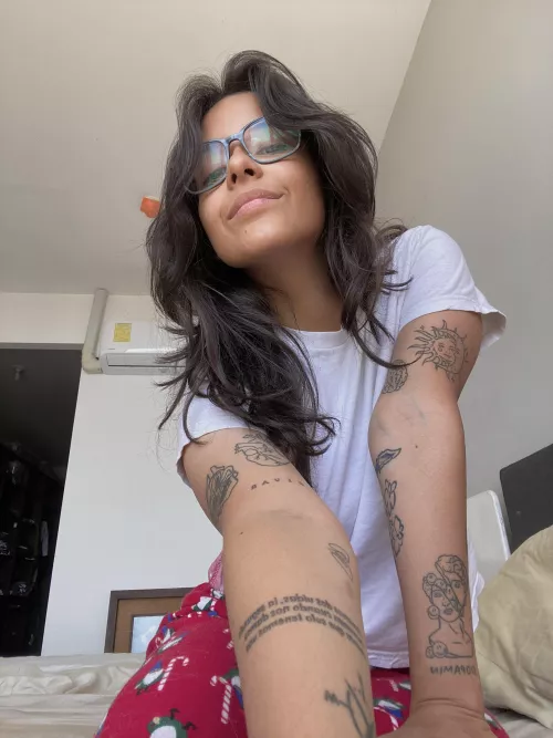 Love how i look with glasses by ashysoo