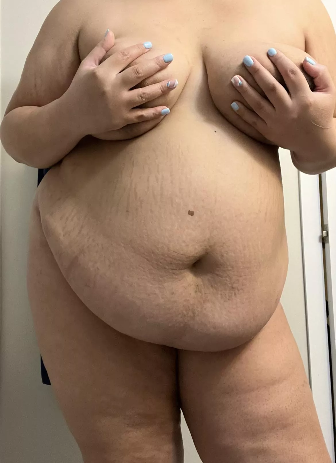 May have feasted on the Super Bowl spread 🙈 posted by mamadomme