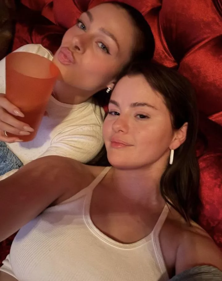 Selena Gomez posted by neerajuchiha