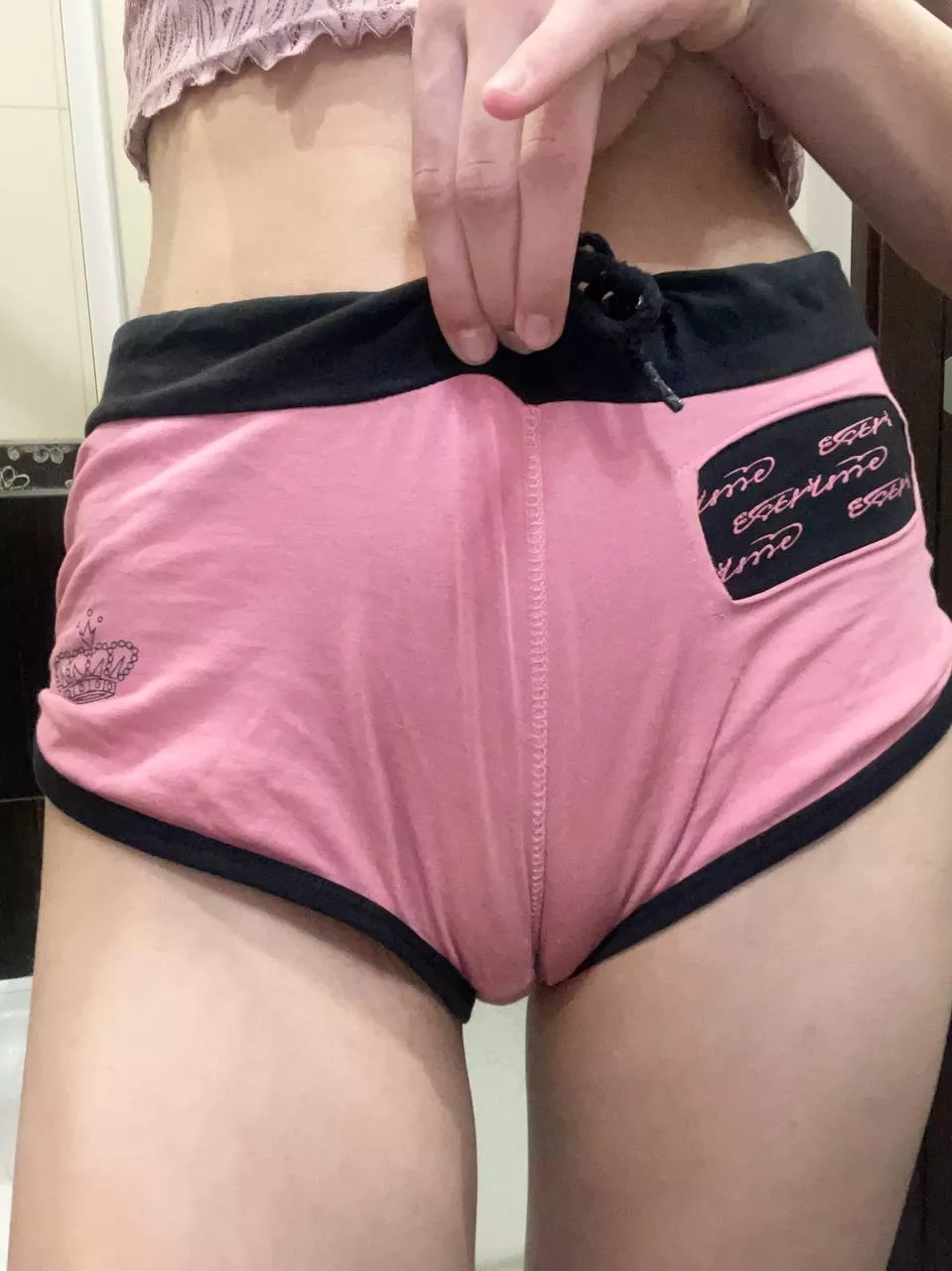 she's like a peach. posted by theresolutefusion