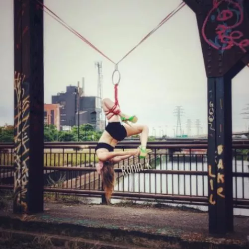 Single Futo on a bridge by Ronin_K_on_FL