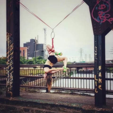 Single Futo on a bridge posted by Ronin_K_on_FL