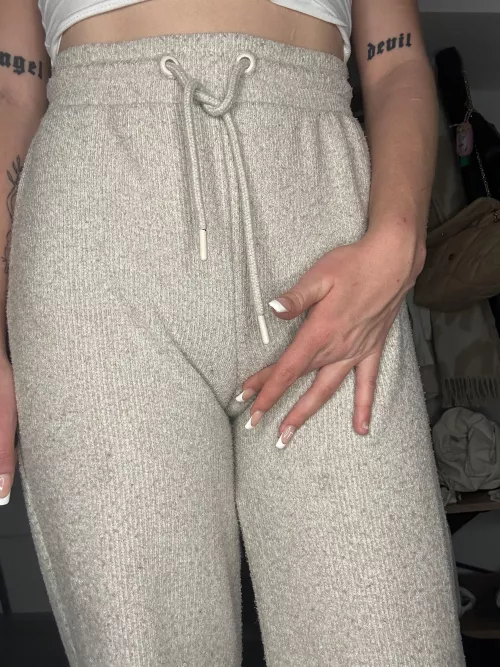 Small and pitty by zmot25