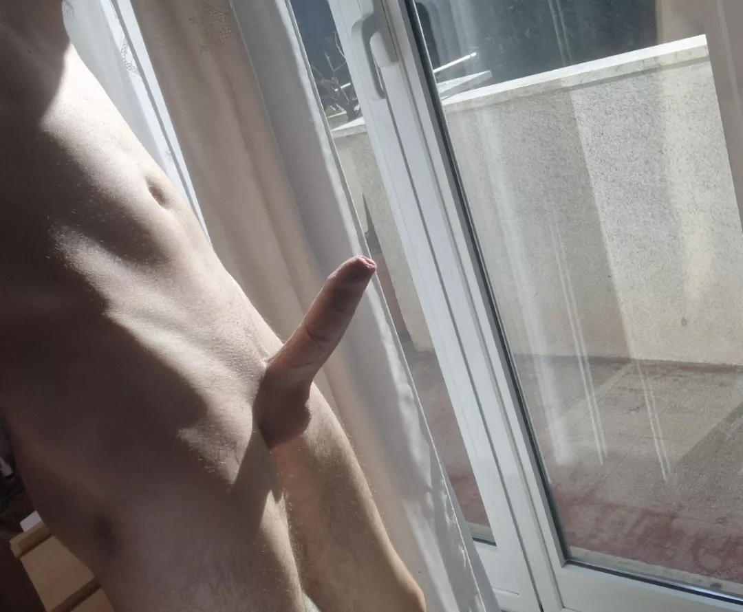 Smooth cock looking for fun posted by HastMoose