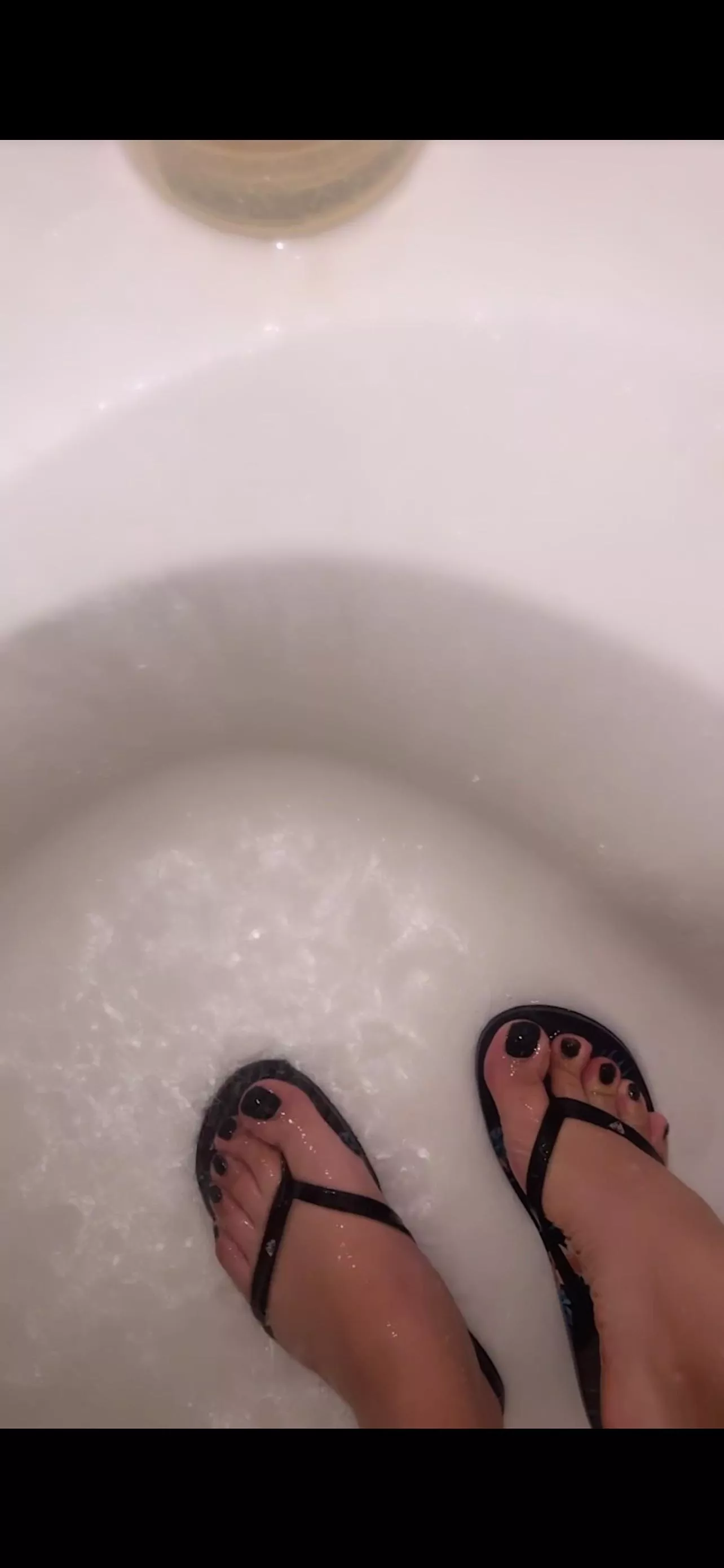 SoCal sissy who need a foot job 🫣 posted by OneFinal8576