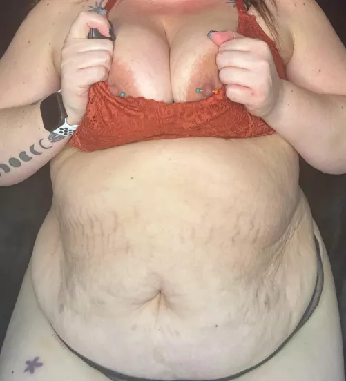 Spending my day in bed 😍 by Fabulous_Link_6000