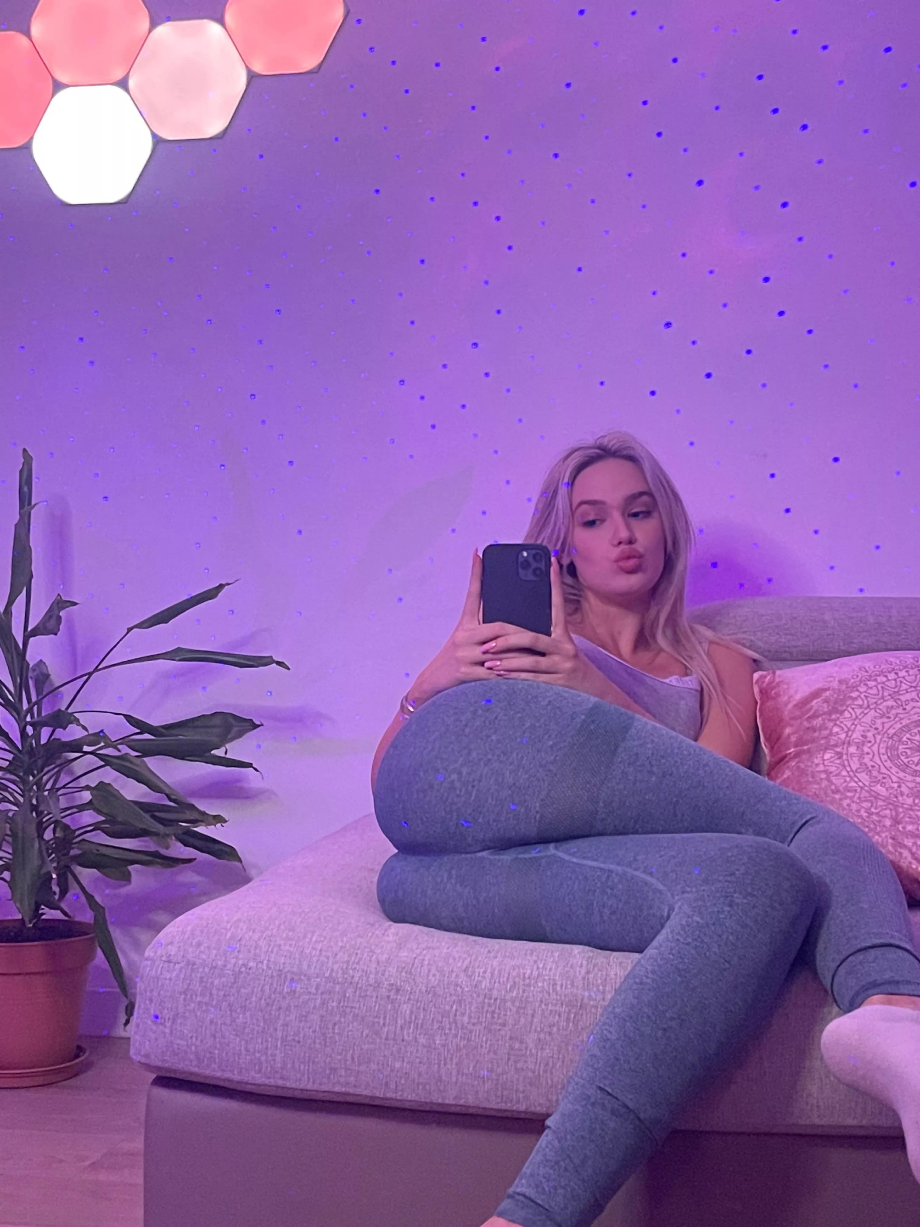 The tighter the leggings the better posted by VibrantVera-K