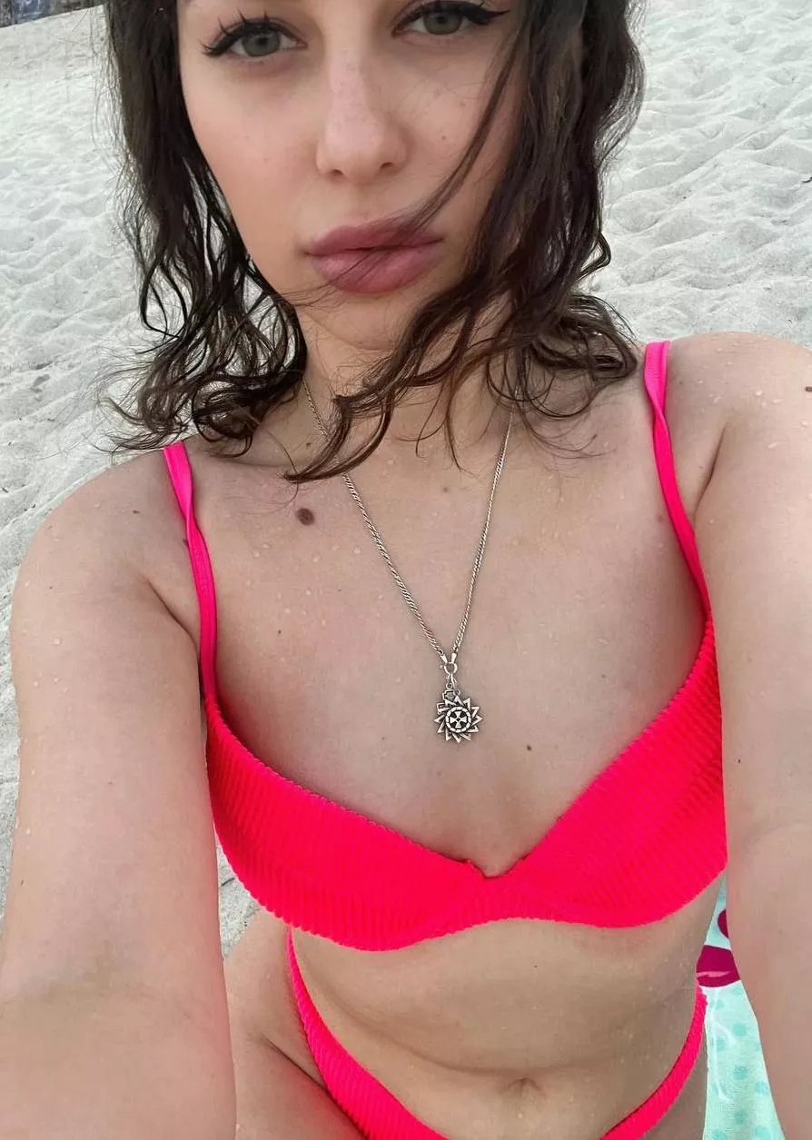 this lingerie makes me feel like a princess posted by Jealous_Banana6324