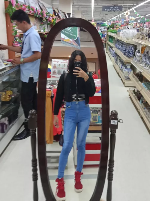 this was the first time i wore a croptop in public so yey for me by meforkakashi