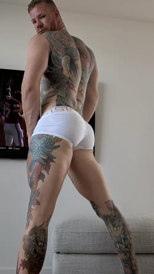 We watching the half time or fuckin ? by tommyctr