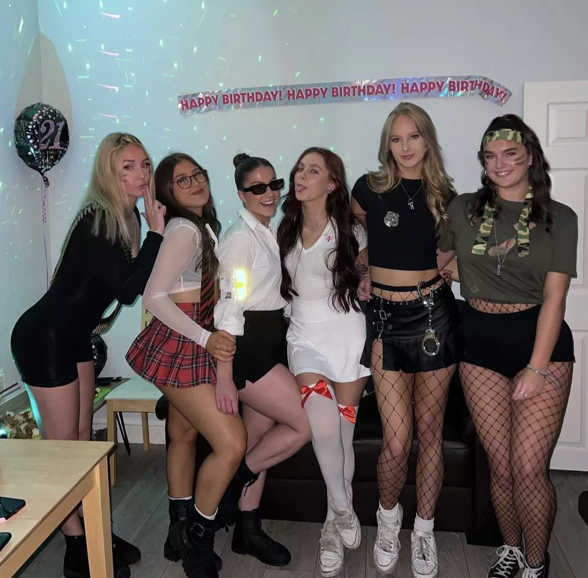 Which uni girl? [6] posted by BoneInspector