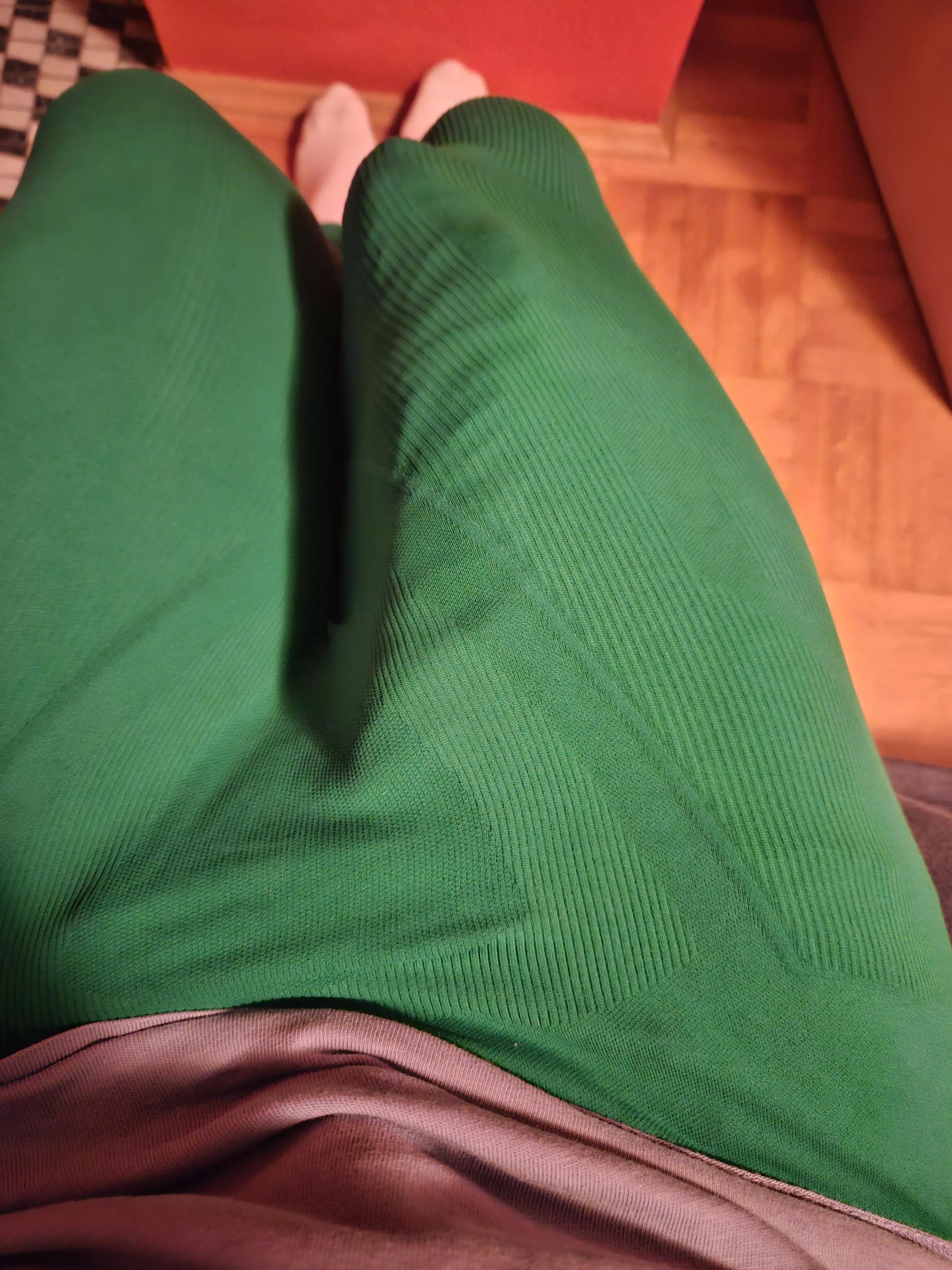 Why has my morning wood be so big? posted by Jayden0257