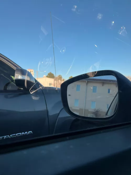 19 m jerking in my college parking lot lets have fun add me: diegol4944 by yesdaddysexyman1057