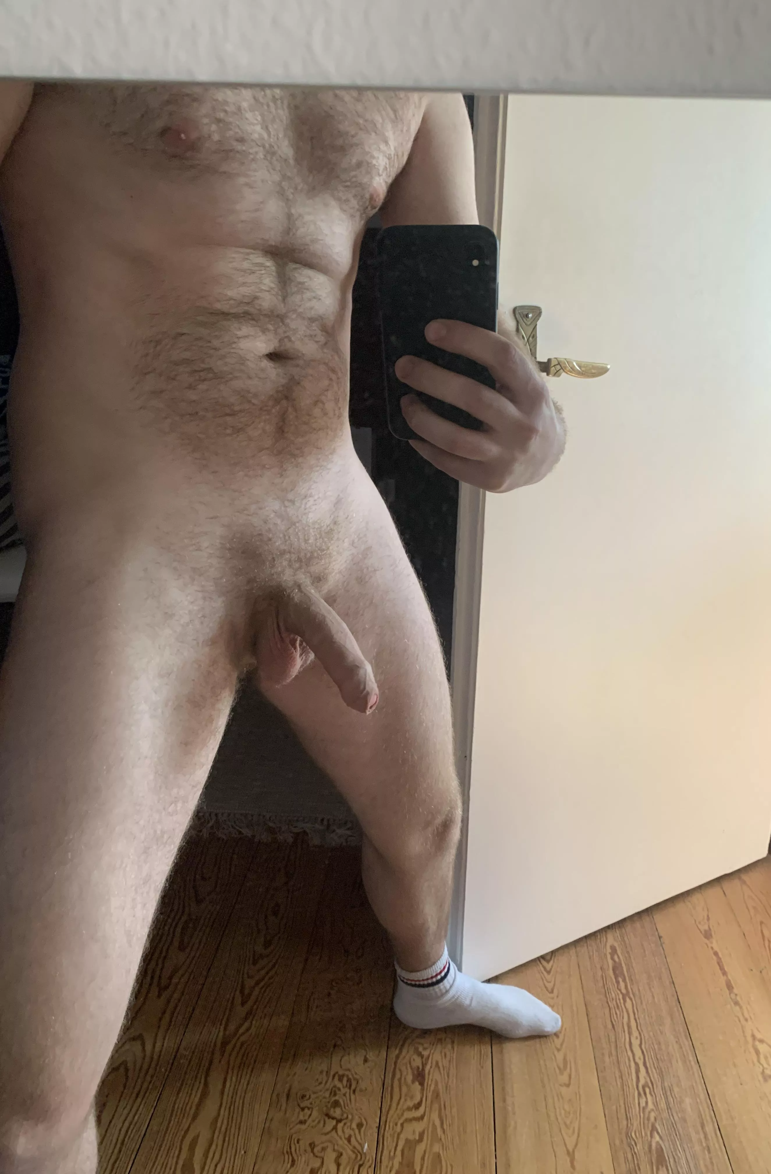 [23] 6‘4 dude 👀 for a bro posted by InfamousAssist6347