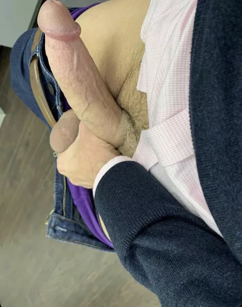 (54). Didn’t work hard today until I got off. Put in an application if you want ? by whoskydog