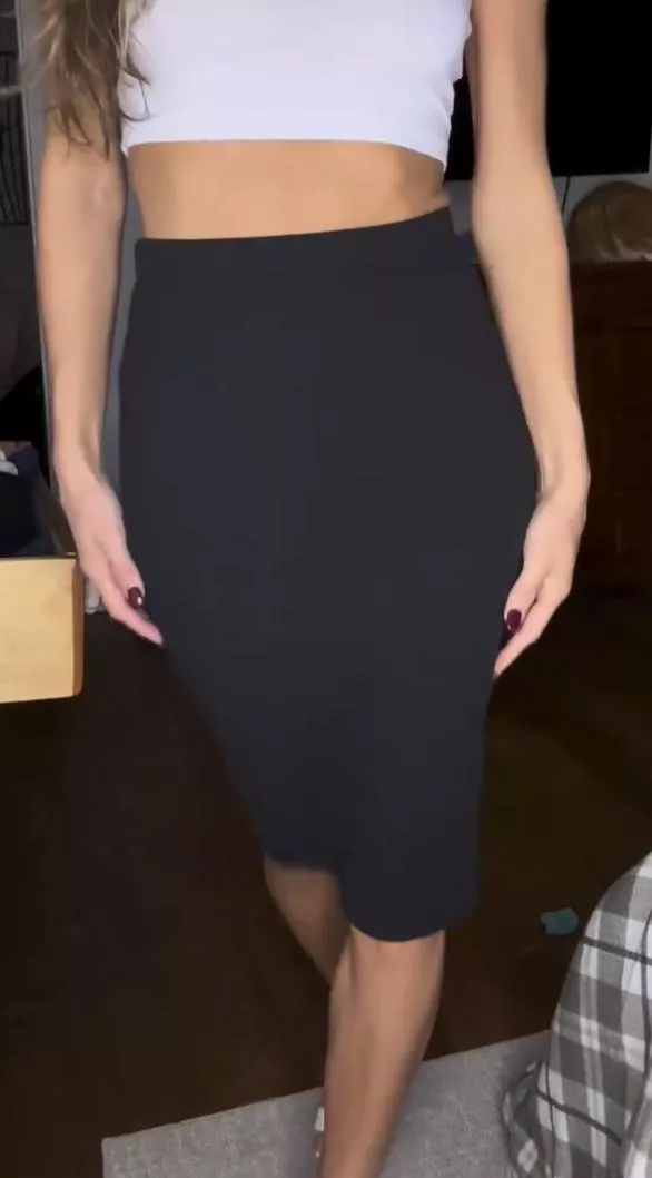 A little midriff adds some spice posted by SmythRyann