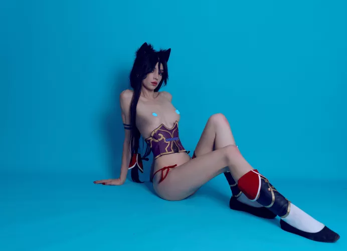 another Ahri cosplay for you guys ^^(by lunedcrevan) by LunedCrevan