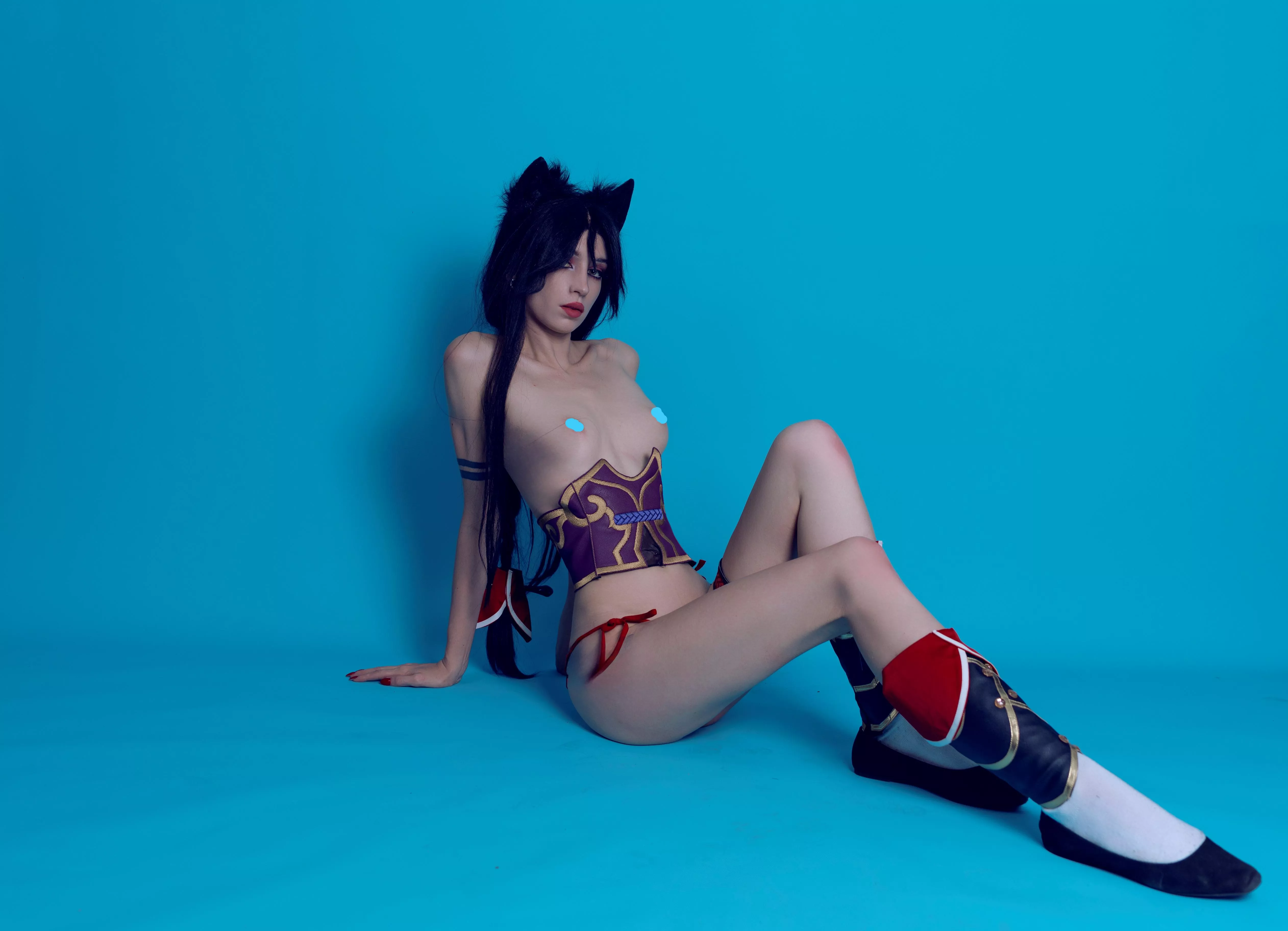 another Ahri cosplay for you guys ^^(by lunedcrevan) posted by LunedCrevan