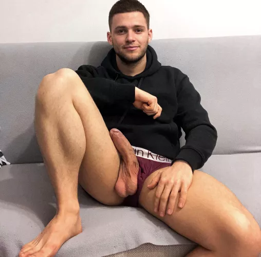 Beard and boner 🤎 by Dense_Profession519