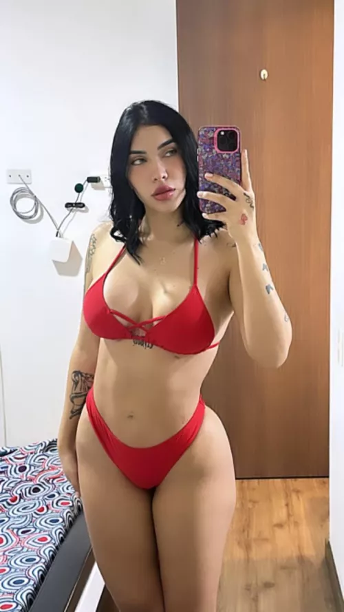 Bikini babe IUTR by triuneSixties60