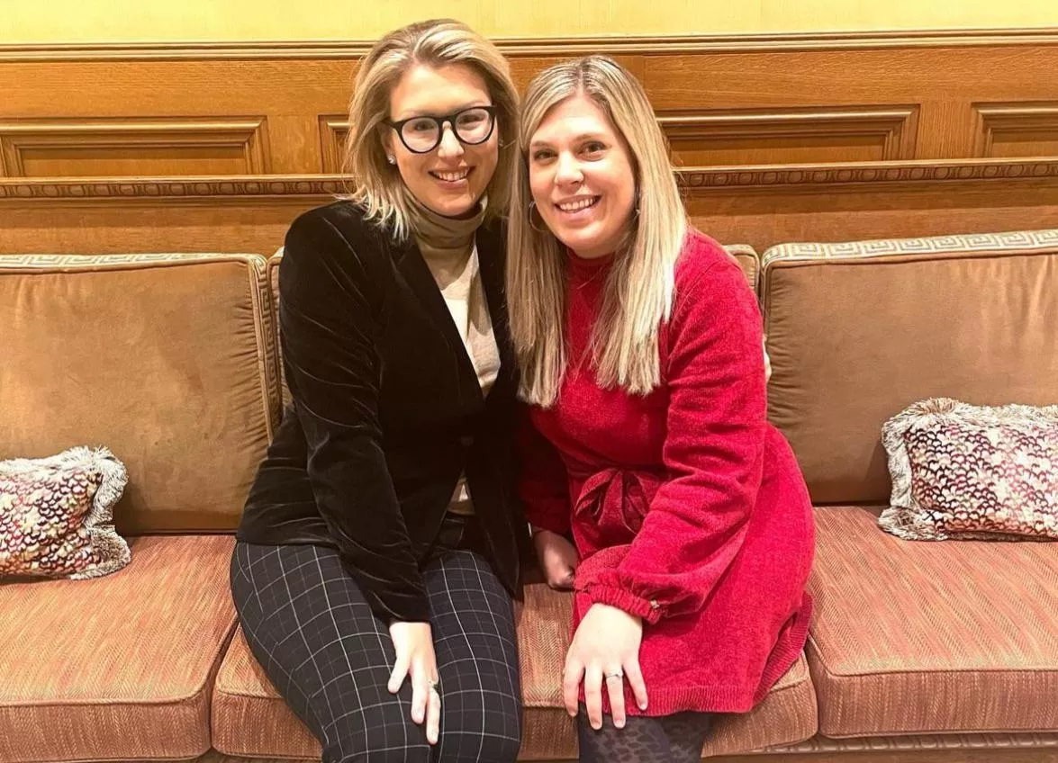 blonde milfs posted by send_butthole_pics_