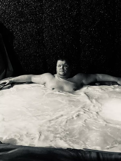 Come get in the hottub with me! by Rubbergloveboy