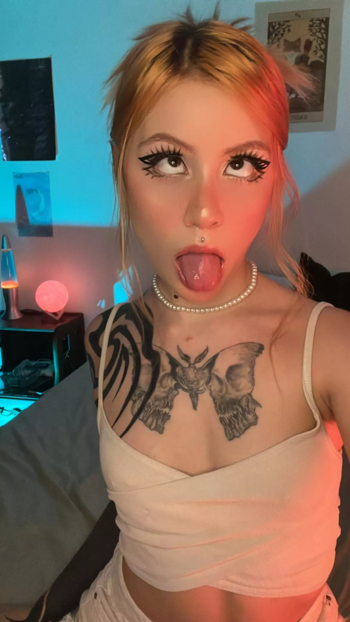 Did my cute 18yo face get you hard? posted by BonyTuning