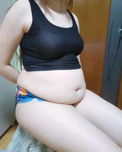 Do my thighs look thicker? by _Natusik_