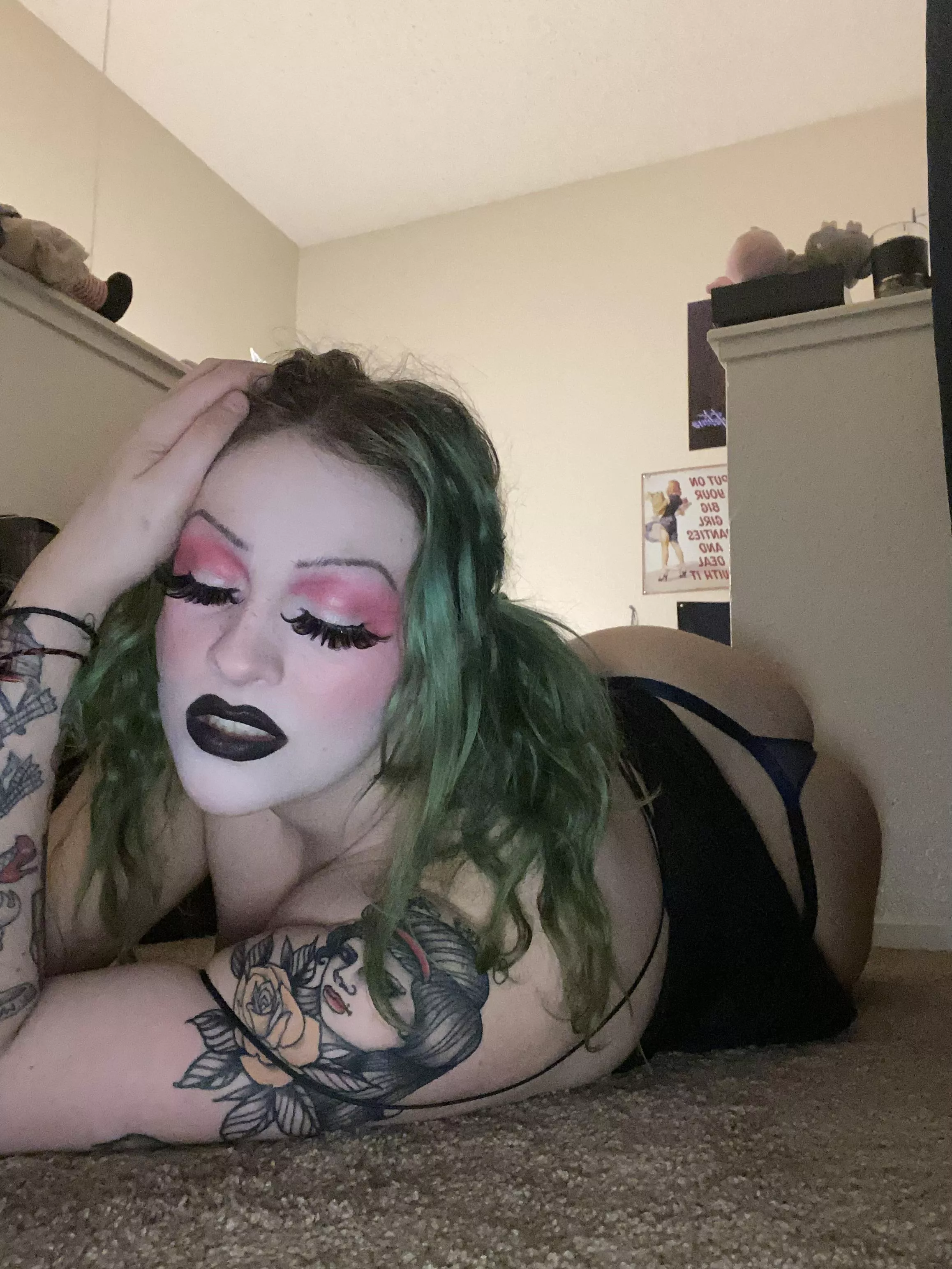 do you like a curvy dominatrix? xo posted by barbiedolldecay