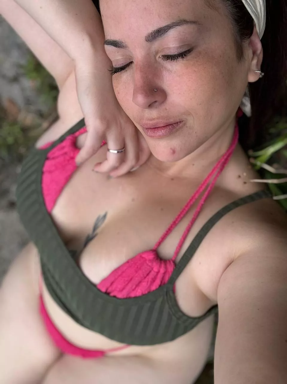 Do you think my face deserves a cumshot? posted by Sunbigass