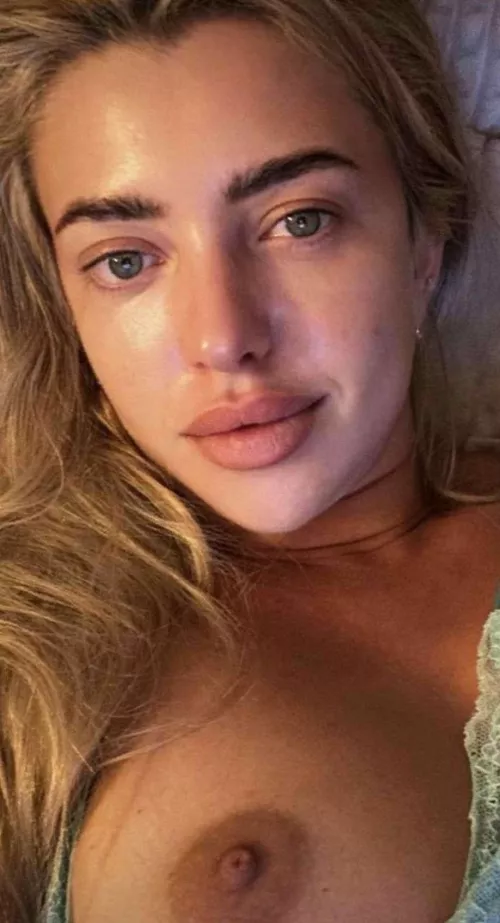 every evening I will send you a naked selfie by hepDinghy