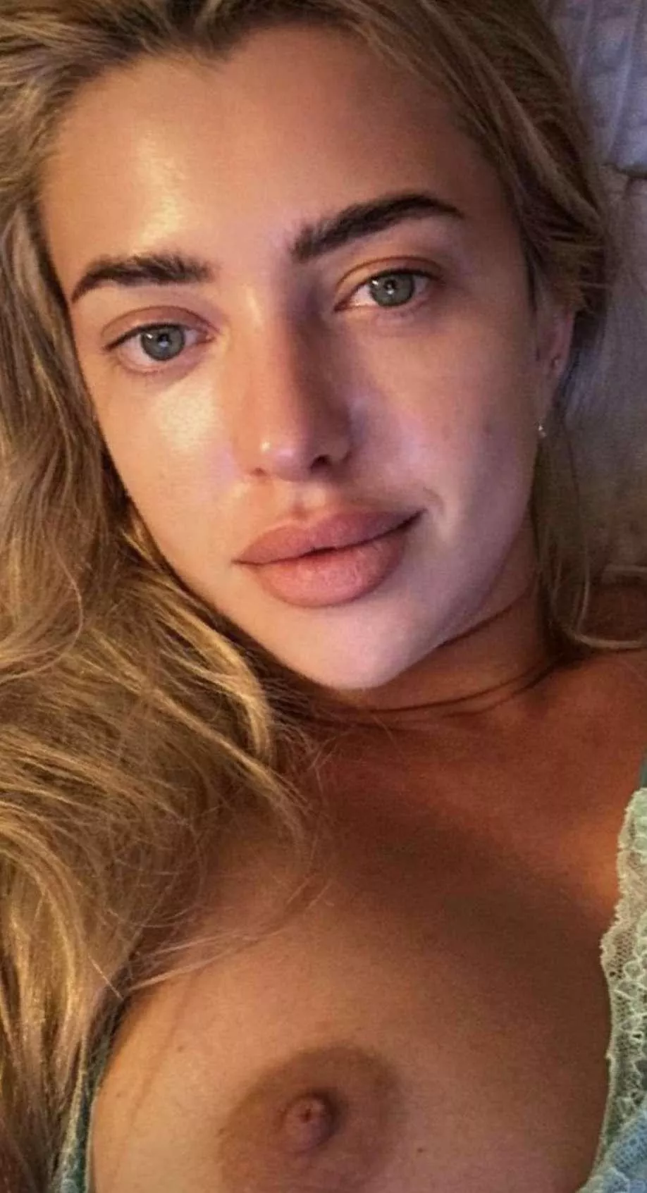 every evening I will send you a naked selfie posted by hepDinghy