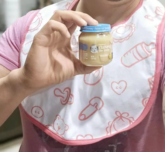 Feeding time, really wish I had a mommy to feed me :( lol by Taboo11zxt