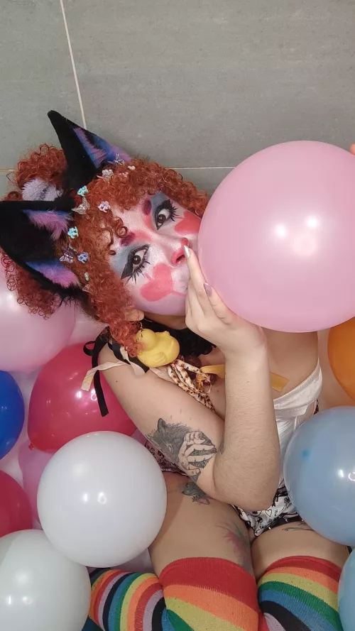 For the clown and balloon lovers by camushii