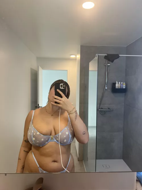 Getting ready for the day by Earline_Clayton