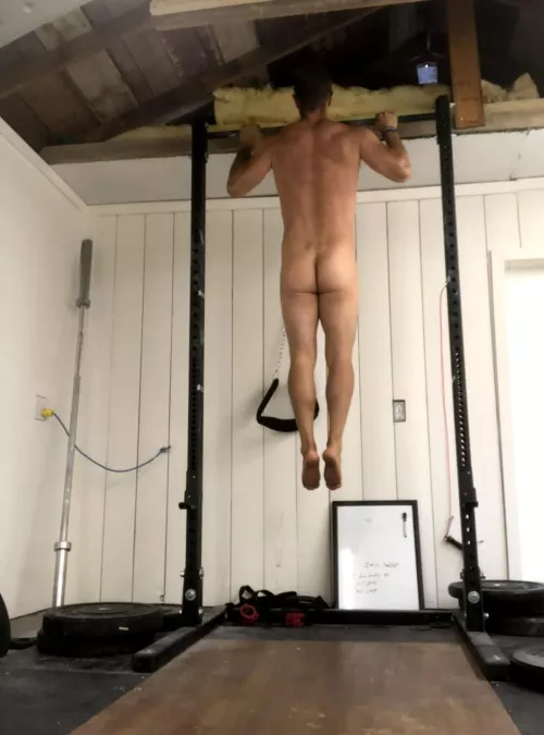Getting some pull ups in (m) by nudeydude13