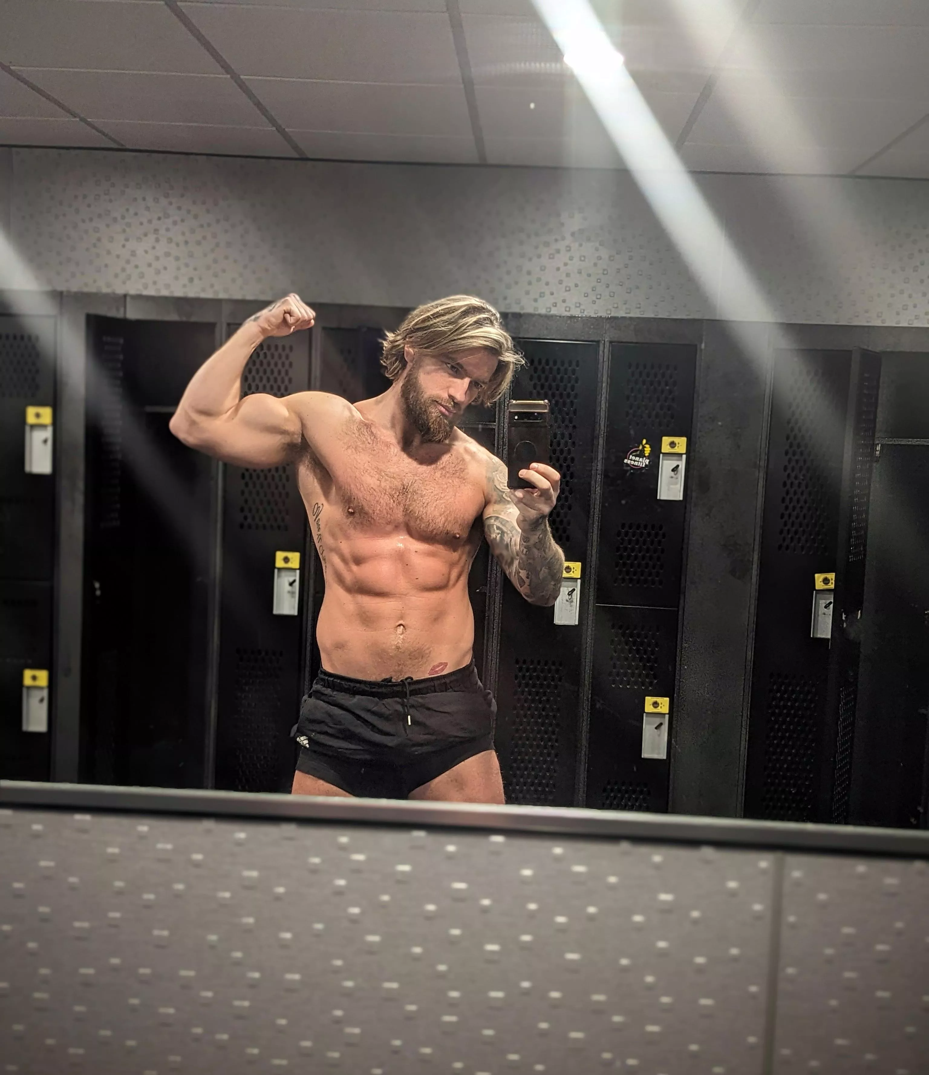 Got a free gym pass while I'm travelling 💪🏻 posted by sh_flex