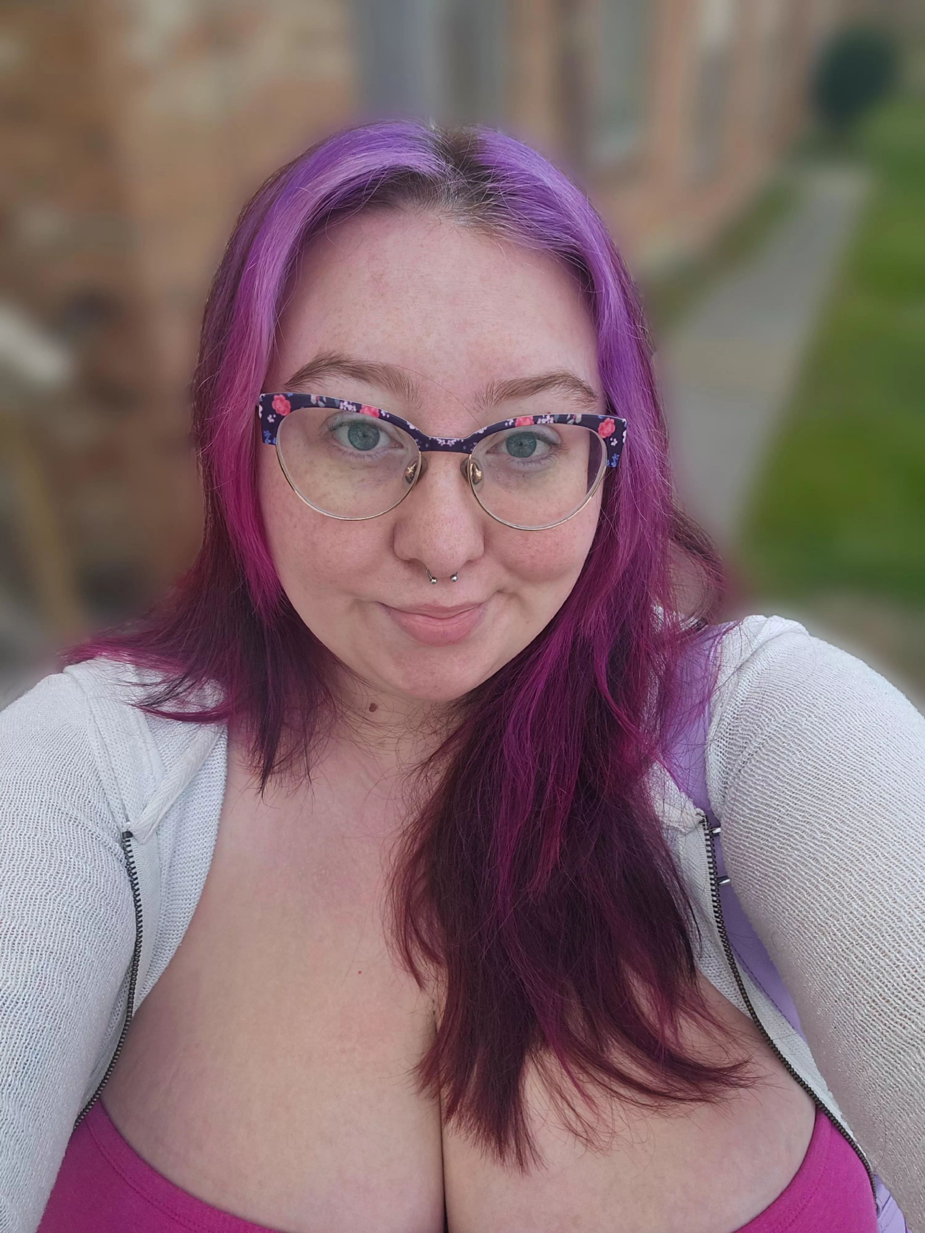 Happy Monday💗 posted by sapphiremelonz