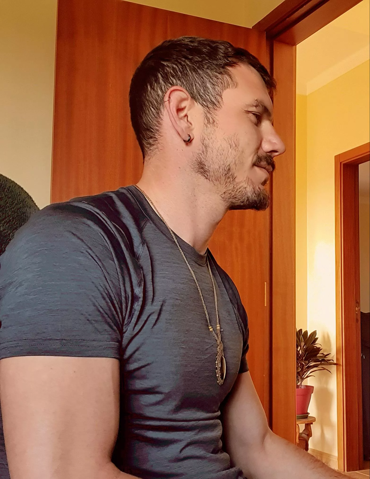 Have a great day everyone 😀 posted by Sudden-Guarantee-653