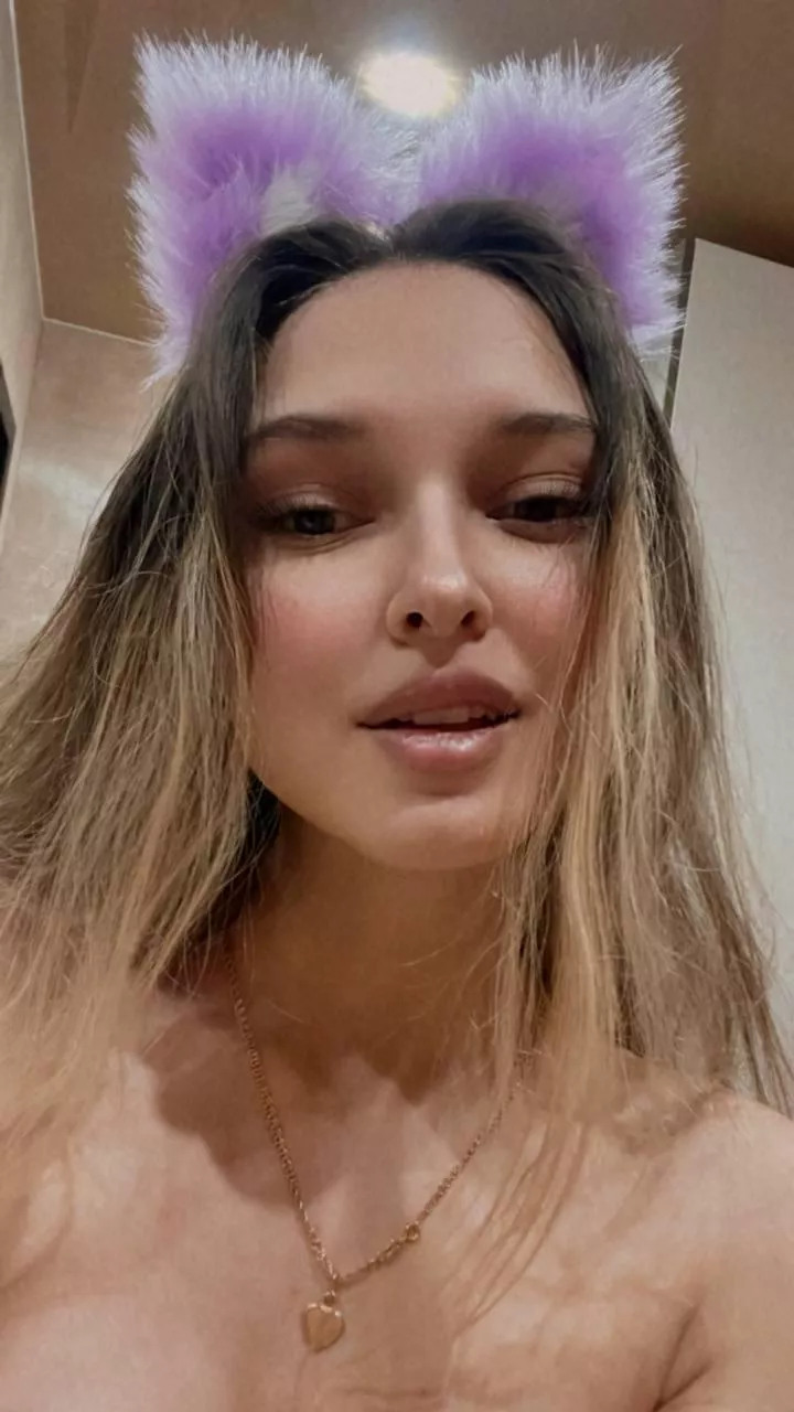 I feel so playful today posted by pluckilyriffle