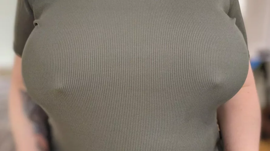 I love how ribbed texture tops look on me by BustyyBella34H